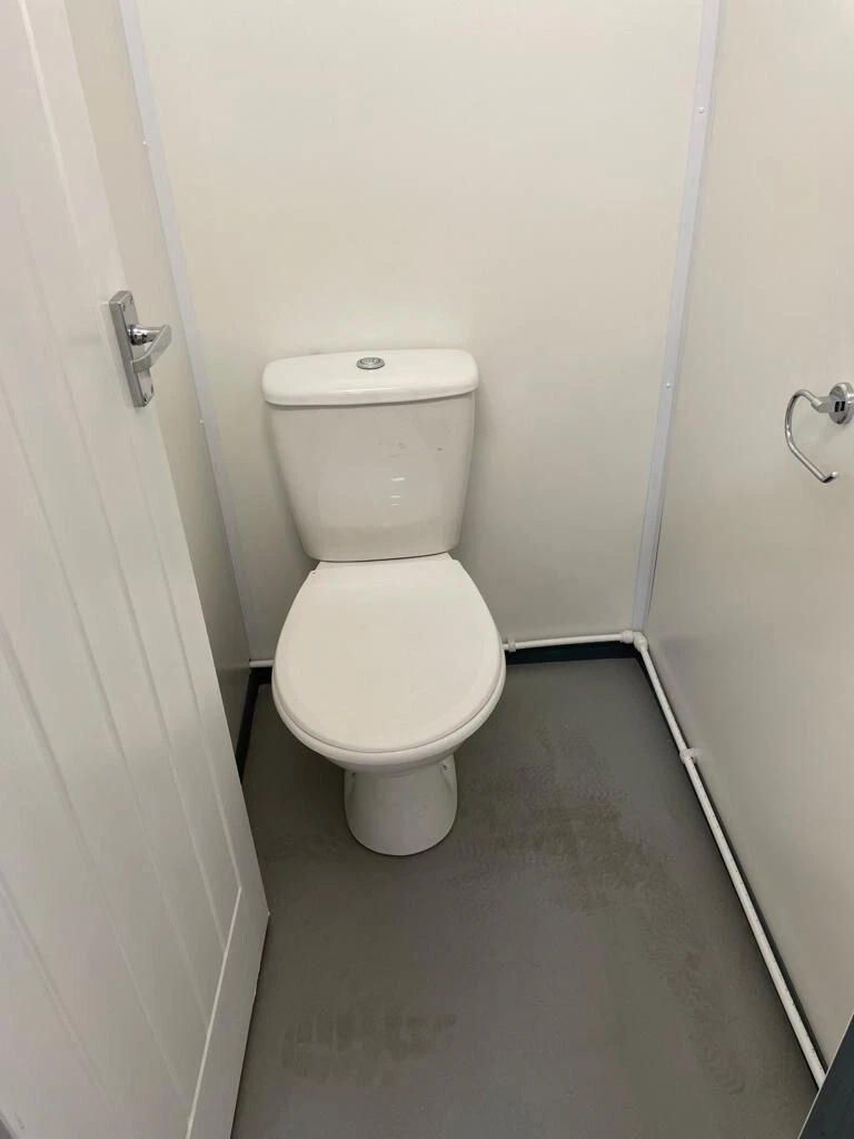 20ft x 8ft Refurbished Anti-Vandal Storage Container Toilet Block - Image 7