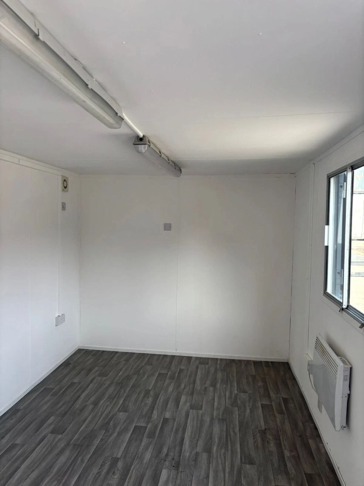 20ft Office & Canteen Shipping Container with Internal Partition - Image 2