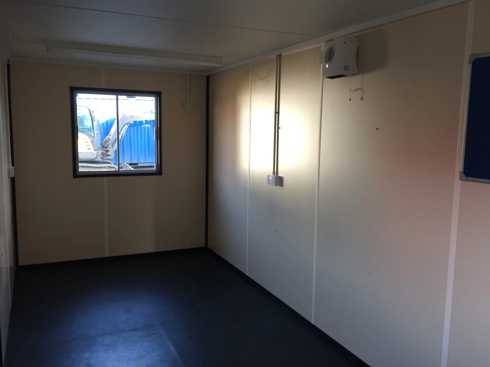 20ft x 8ft Portable Office Site Cabin Container – Modular Workspace Solution - Image 2