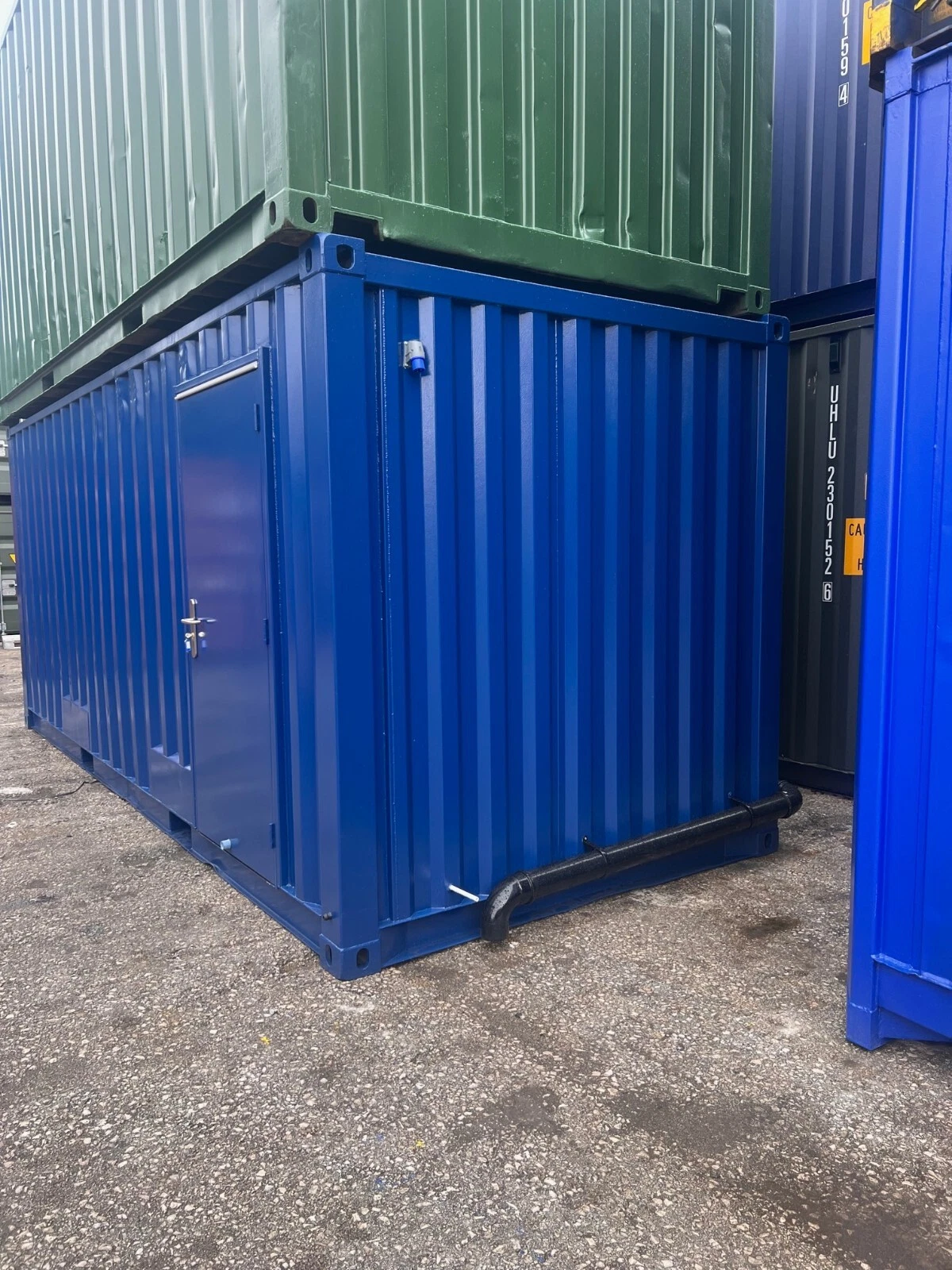 20ft x 8ft Refurbished Anti-Vandal Storage Container Toilet Block - Image 3